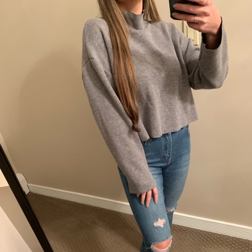 Zara Turtle Neck Cropped Gray Top Womens Size L